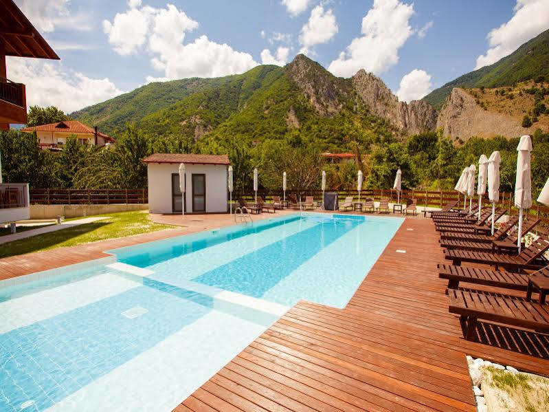 Irenes Resort Káto Loutrákion Exterior foto